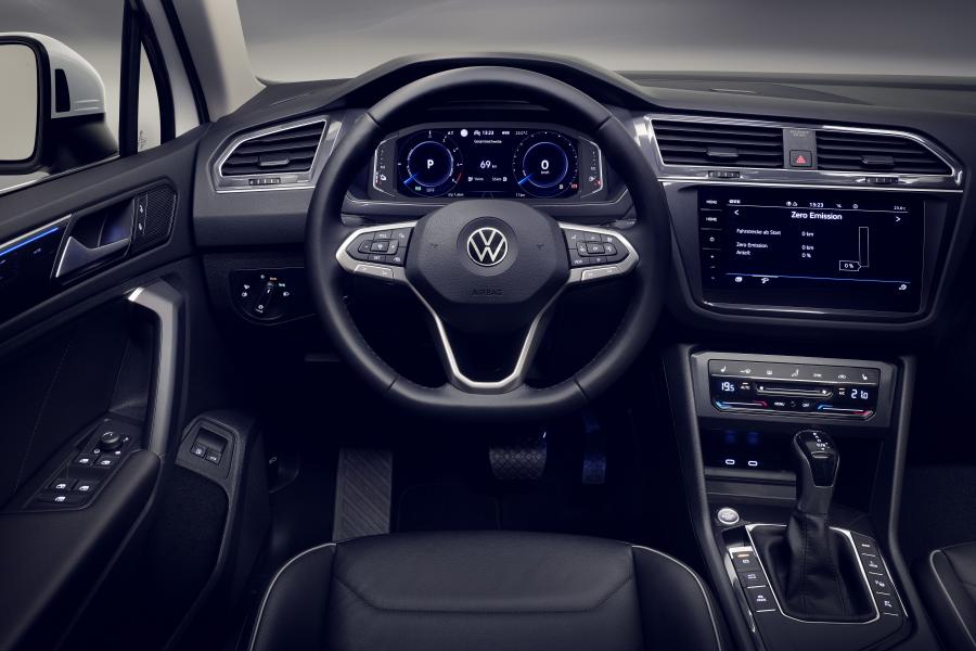 Торпедо Volkswagen Tiguan eHYBRID 2020 года  (WW) (фото 5 из 5)